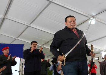 Gobierno se excusa en las sanciones para incumplir compromisos financieros