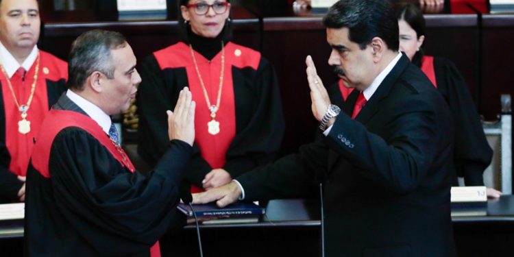 El TSJ arrebató al Parlamento la tarea de juramentar al Presidente