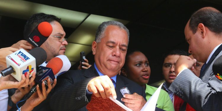 Una Contraloría con efectividad “cero” inicia  auditoría contra Guaidó
