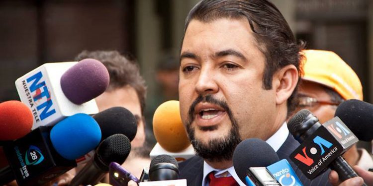 Transparencia Venezuela condena la detención arbitraria del abogado Roberto Marrero