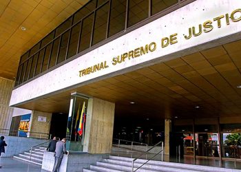 Congelan los bienes y prohíben salir del país integrantes del CNU designados por la AN