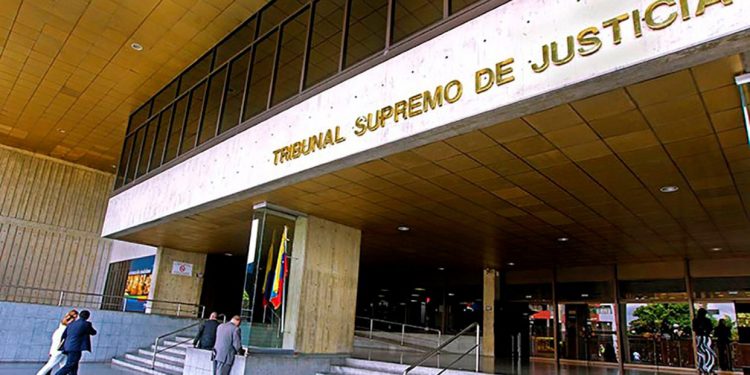 Congelan los bienes y prohíben salir del país integrantes del CNU designados por la AN