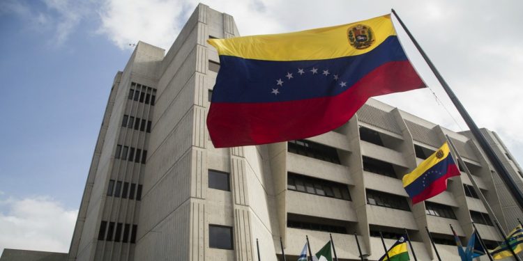 TSJ propina otro golpe a la descentralización al suspender los impuestos estadales y municipales