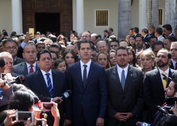 Una Contraloría poco transparente inhabilitó a diputados opositores por no rendir cuentas