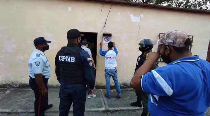 Investigan segregación e intimidación como “medidas” contra el COVID-19