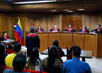 Sala Civil autoriza contratos en dólares pero que se ejecuten en bolívares