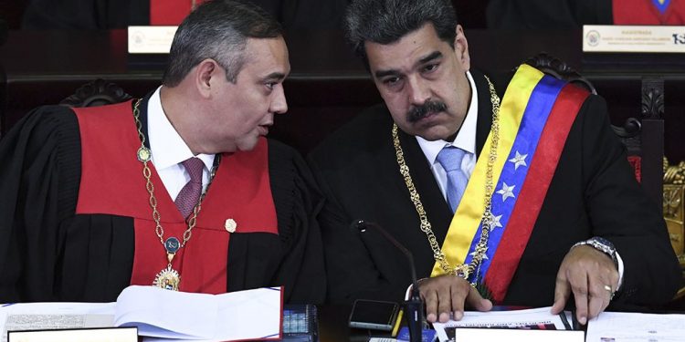 Por segunda vez en año y medio Maduro anuncia una reforma a la justicia