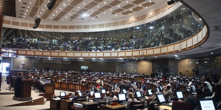 Álex Saab entre Ecuador y Venezuela: ¿Qué se ha revelado en el Parlamento ecuatoriano?