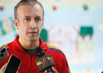 Una empleada de Pdvsa fue multada tras denunciar al ministro El Aissami ante el TSJ