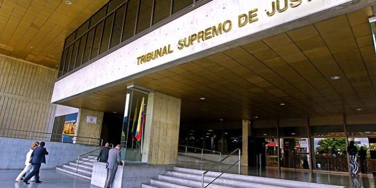 Quieren exaltar entre funcionarios judiciales el “pensamiento jurídico de Hugo Chávez”