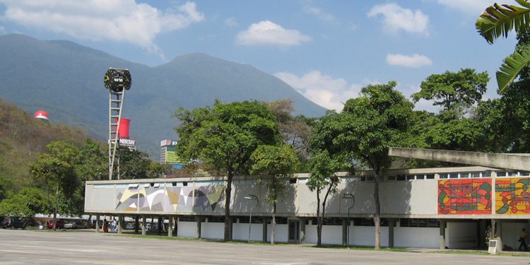 Las universidades vuelven a perder en el TSJ: siguen vigentes normas del CNU sobre clases a distancia