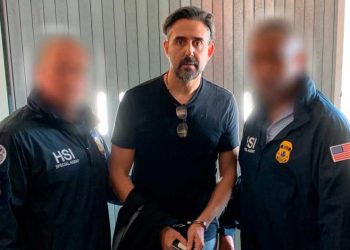 Juez en EEUU rechazó a los abogados de Vuteff y suspendió la audiencia de cargos