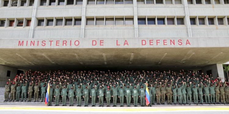 8 años se demoró la Sala Constitucional en percatarse que no debía conocer una demanda contra una resolución del Ministerio de la Defensa