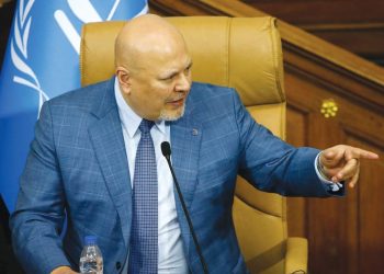 El fiscal Khan pide que se respeten los DDHH en Venezuela, mientras se denuncia que su cuñada es abogada de Maduro en la CPI